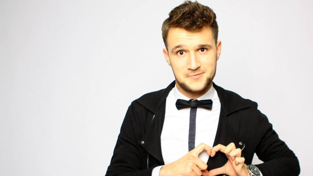 Karol Zawrotniak – kim jest i skąd pochodzi wokalista zespołu DEFIS? Żona, dzieci i wiek